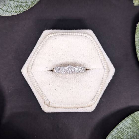 1.00ct VS/F-G Round Diamond 5 Stone Ring