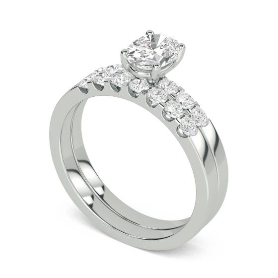 0.90ct SI1/F Round Diamond Shoulder Set Ring With Matching Band