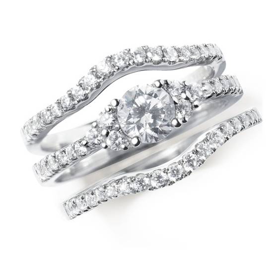 0.75ct SI1/F Round Diamond Shoulder Set Ring