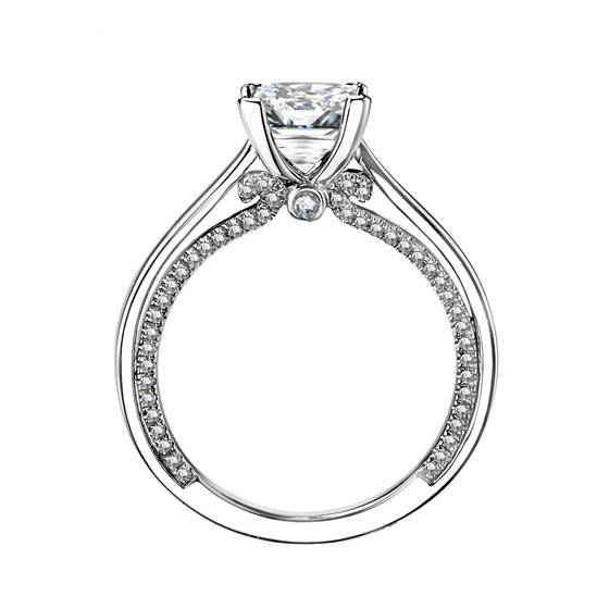 0.50ct IF/F Round Diamond Shoulder Set Ring