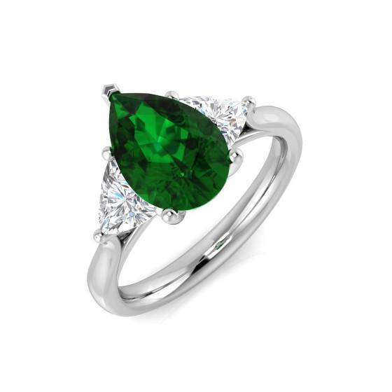 2.24ct SI1/G Pear cut Emerald Gemstone Ring in Platinum