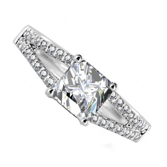 1.00ct SI2/G Princess Diamond Shoulder Set Ring