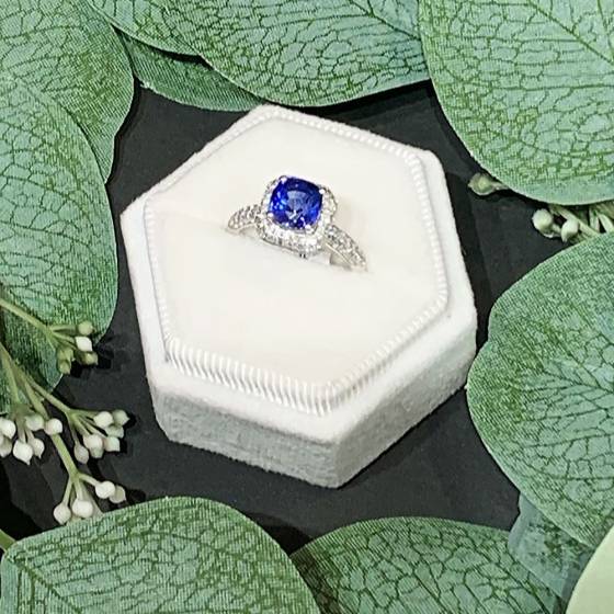 2.40ct VVS/F Round and Cushion Diamond Blue Sapphire Ring