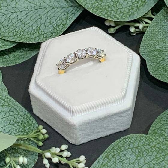 2.00ct SI/F-G Round Diamond 5 Stone Ring