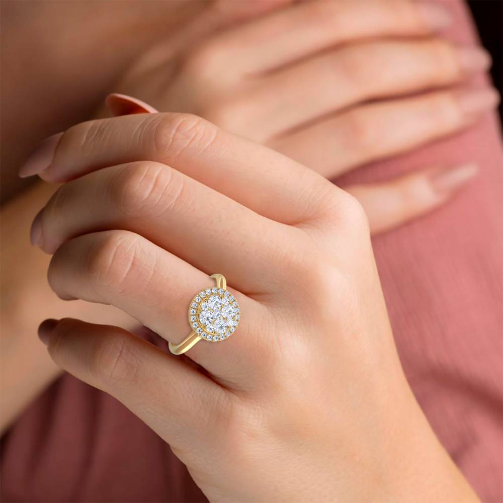 0.60ct Elegant Round Diamond Cluster Ring Y