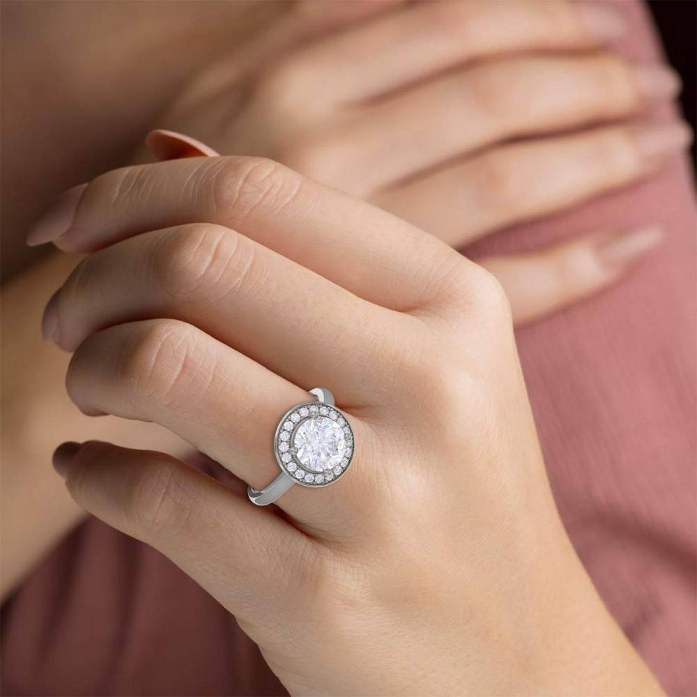 Round Diamond Single Halo Ring set in Platinum