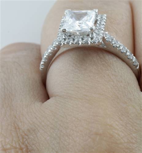 Corner Claw Princess Diamond Single Halo Ring Image