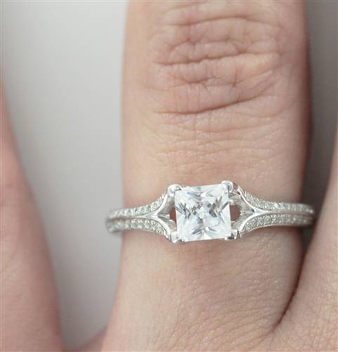 Elegant Princess Diamond Split Shoulder Set Ring Image