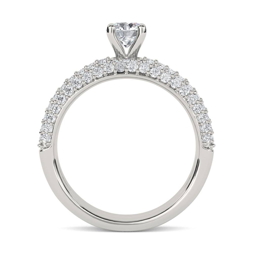 Classic Vintage Round Diamond Ring set in Platinum