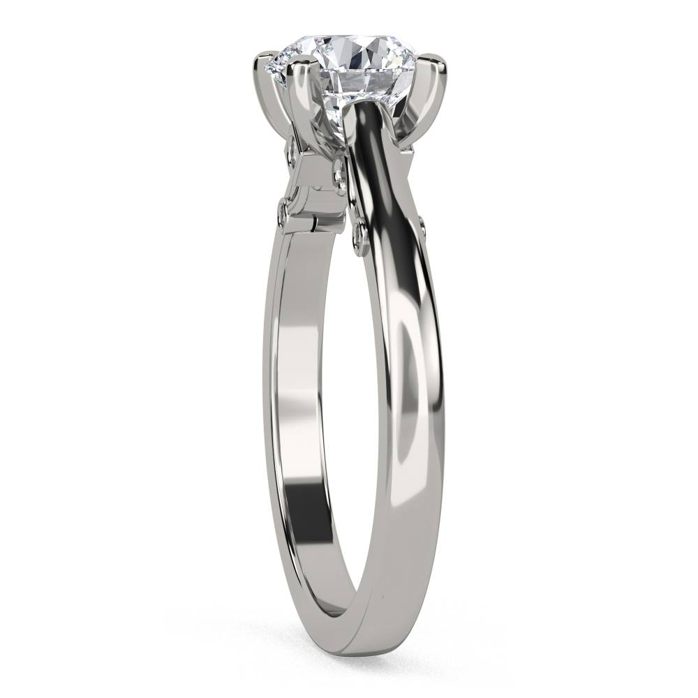 Round Diamond Engagement Ring set in Platinum