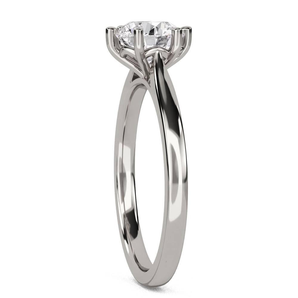 Round Diamond Engagement Ring set in Platinum