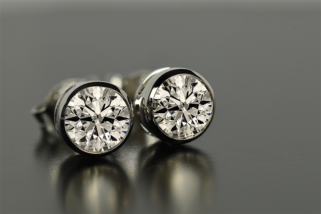 A Guide to Diamond Stud Earrings