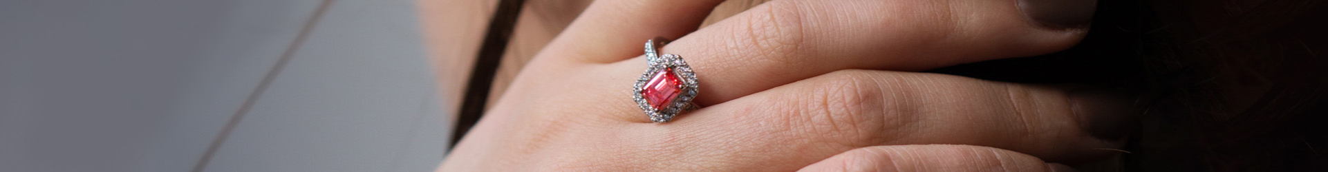 Ruby emerald ring